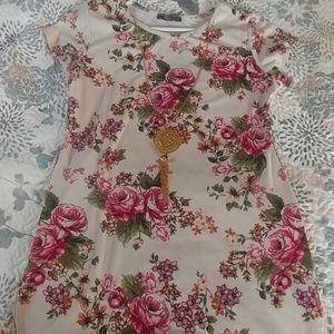 White/Floral blouse-necklace included